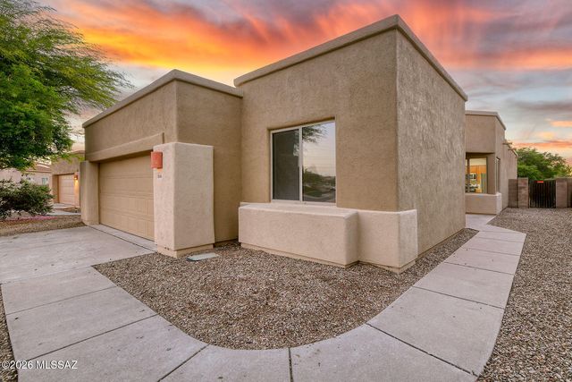 8546 N Sunny Rock Ridge Drive, Tucson, AZ 85743