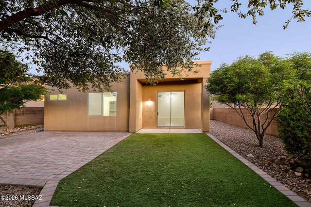 8546 N Sunny Rock Ridge Drive, Tucson, AZ 85743