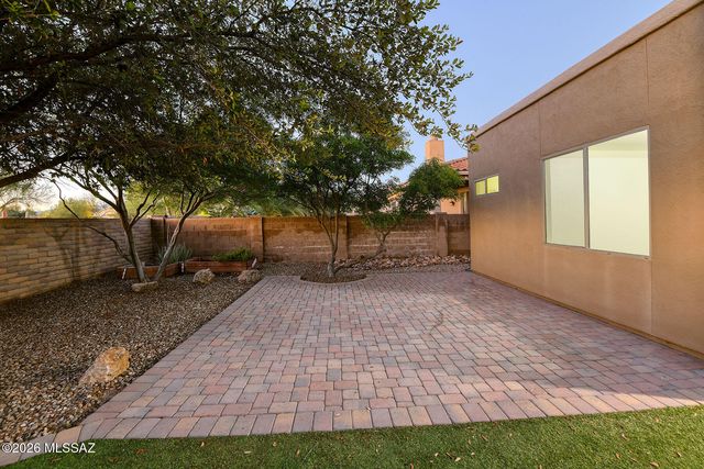 8546 N Sunny Rock Ridge Drive, Tucson, AZ 85743
