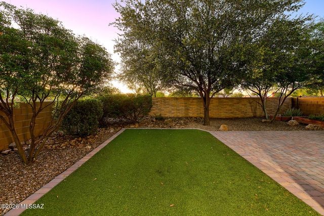 8546 N Sunny Rock Ridge Drive, Tucson, AZ 85743