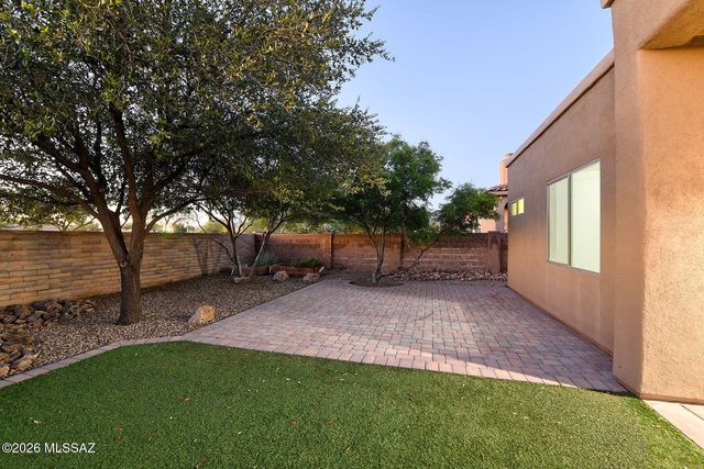 8546 N Sunny Rock Ridge Drive, Tucson, AZ 85743