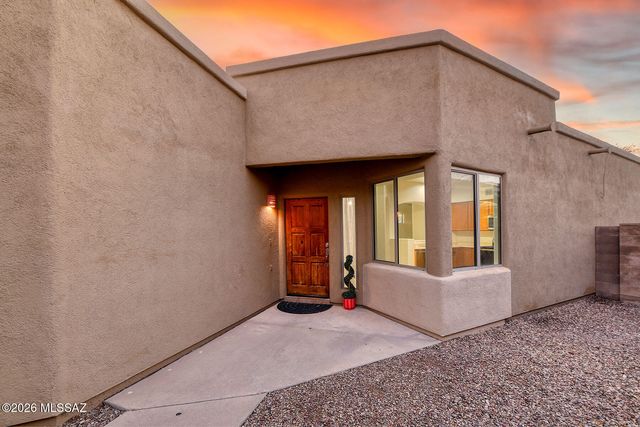 8546 N Sunny Rock Ridge Drive, Tucson, AZ 85743