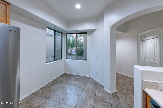 8546 N Sunny Rock Ridge Drive, Tucson, AZ 85743