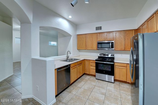 8546 N Sunny Rock Ridge Drive, Tucson, AZ 85743
