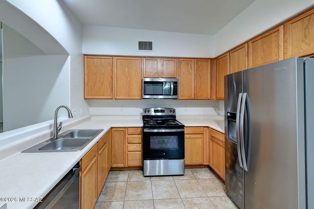 8546 N Sunny Rock Ridge Drive, Tucson, AZ 85743