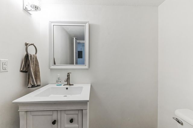 6417 Colony Way 2A, Edina, MN 55435