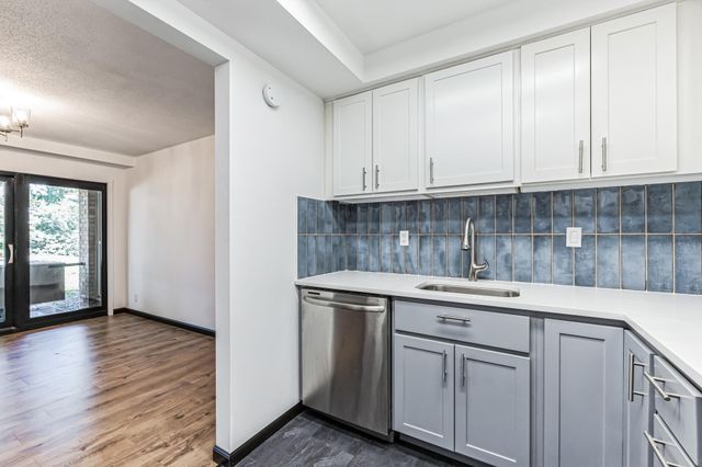 6417 Colony Way 2A, Edina, MN 55435