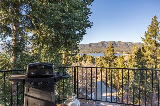 852 Cameron, Big Bear Lake, CA 92315