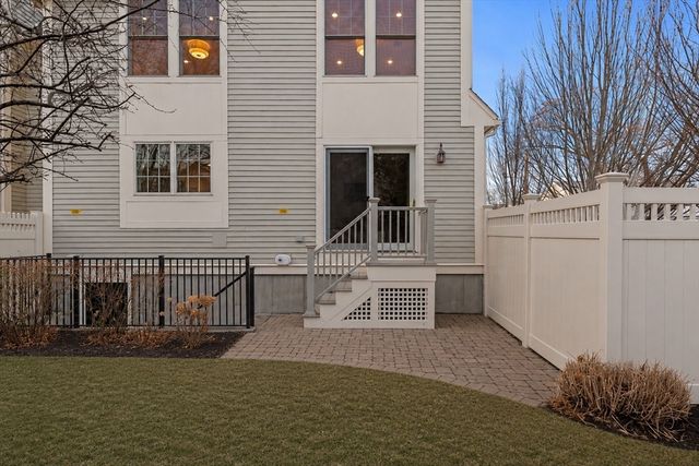 200 Fayette 200, Watertown, MA 02472