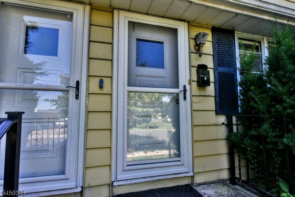 27 Hillcrest Ave, Lodi Boro, NJ 07644 — photo 4