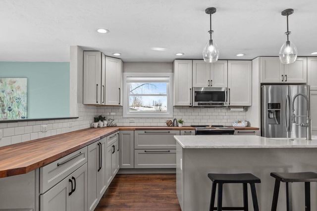 580 W HENRY STREET, Kaukauna, WI 54130