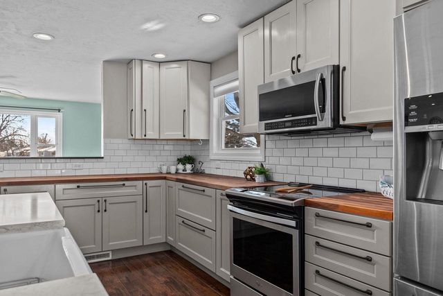 580 W HENRY STREET, Kaukauna, WI 54130