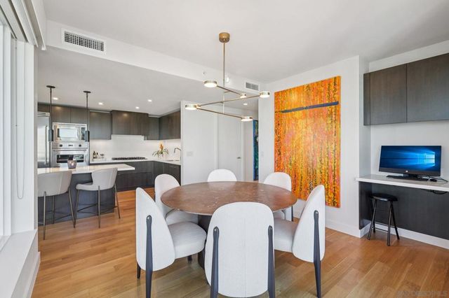 1325 Pacific Highway 2804, San Diego, CA 92101