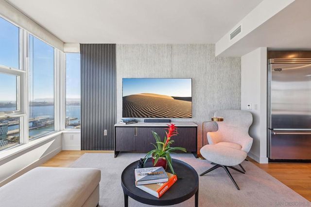1325 Pacific Highway 2804, San Diego, CA 92101