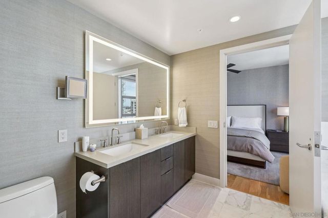 1325 Pacific Highway 2804, San Diego, CA 92101