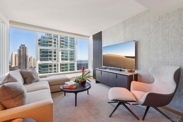 1325 Pacific Highway 2804, San Diego, CA 92101