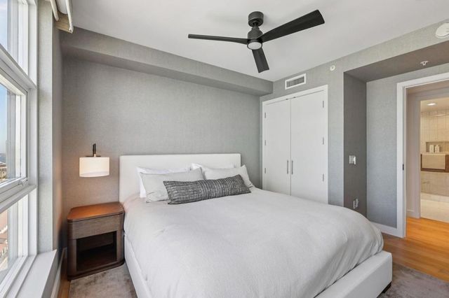 1325 Pacific Highway 2804, San Diego, CA 92101