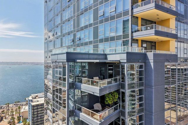 1325 Pacific Highway 2804, San Diego, CA 92101