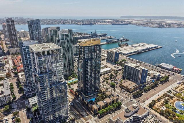 1325 Pacific Highway 2804, San Diego, CA 92101