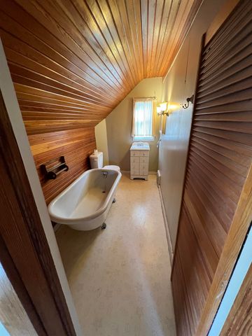 1112 N Poplar, Newton, KS 67114