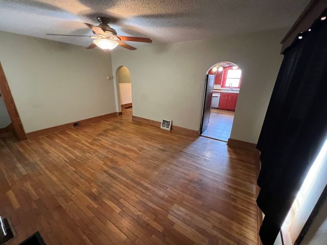 1112 N Poplar, Newton, KS 67114