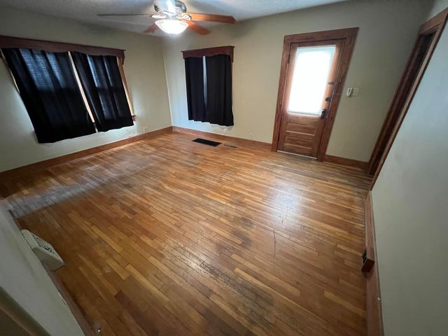 1112 N Poplar, Newton, KS 67114