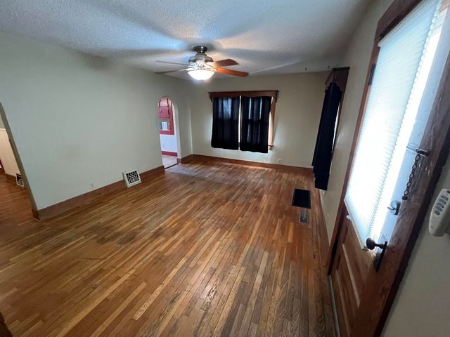 1112 N Poplar, Newton, KS 67114