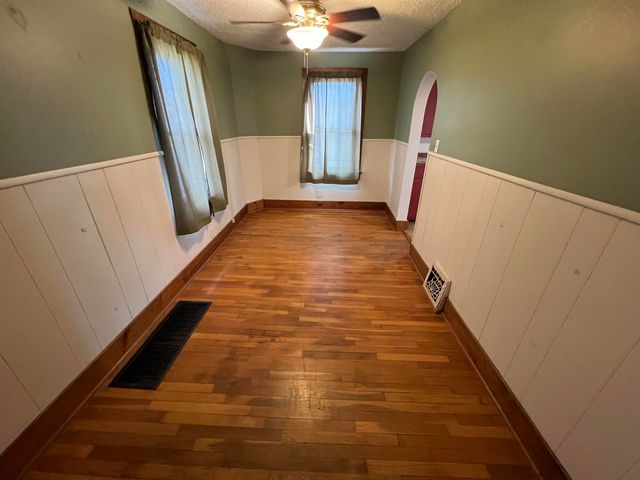 1112 N Poplar, Newton, KS 67114