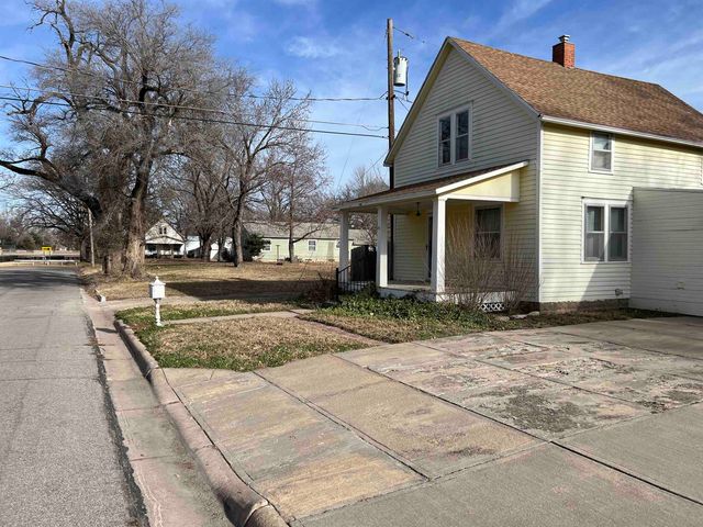 1112 N Poplar, Newton, KS 67114