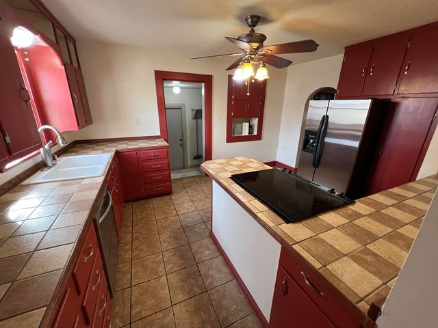 1112 N Poplar, Newton, KS 67114