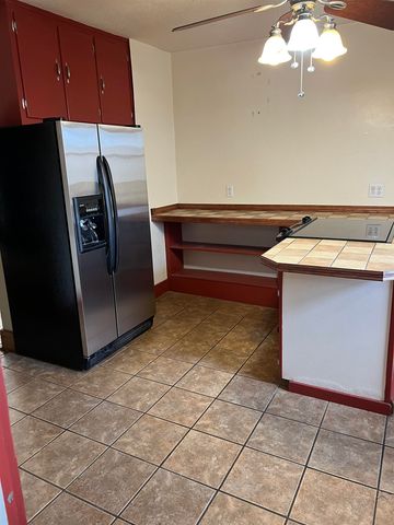 1112 N Poplar, Newton, KS 67114