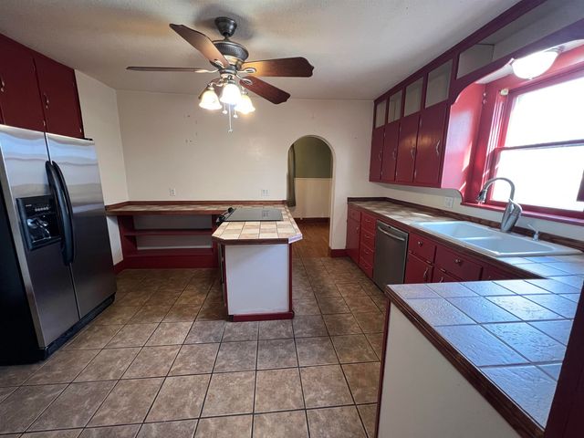 1112 N Poplar, Newton, KS 67114