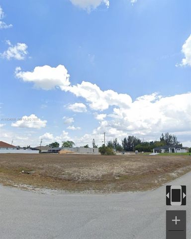 302 NE 10 ST, Cape Coral, FL 33909