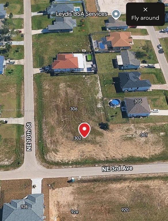 Image 1 of property listing at 302 NE 10 ST, Cape Coral, FL 33909