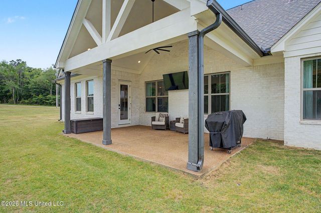 34 Fairview Trail, Byhalia, MS 38611