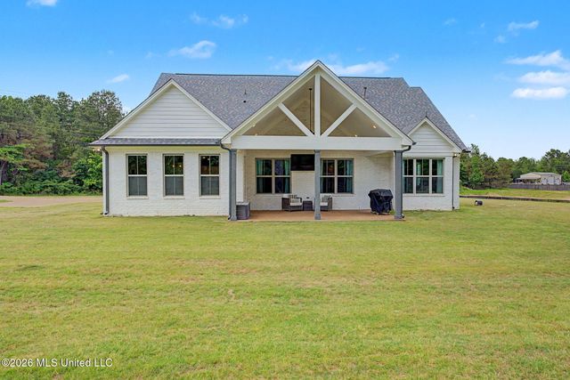 34 Fairview Trail, Byhalia, MS 38611