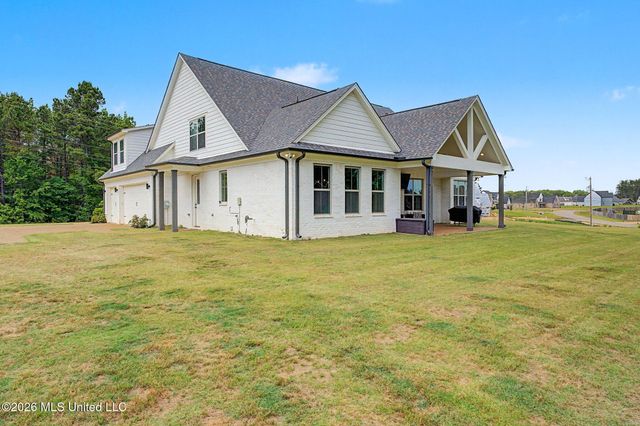 34 Fairview Trail, Byhalia, MS 38611