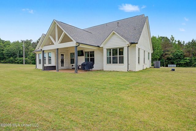 34 Fairview Trail, Byhalia, MS 38611