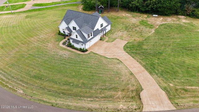 34 Fairview Trail, Byhalia, MS 38611