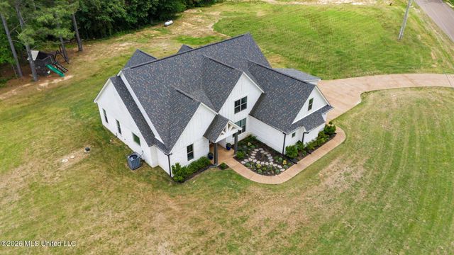 34 Fairview Trail, Byhalia, MS 38611
