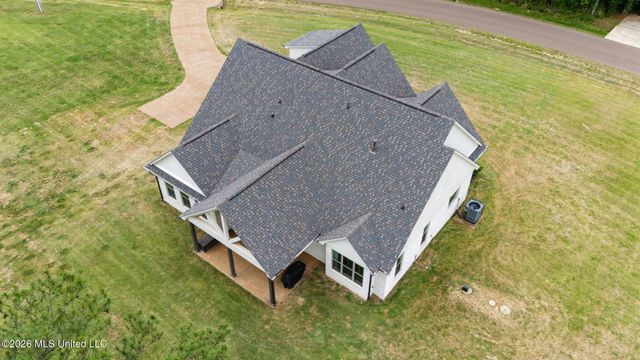 34 Fairview Trail, Byhalia, MS 38611