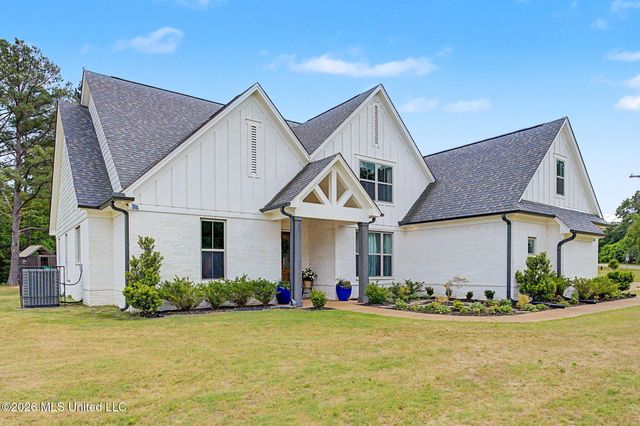 34 Fairview Trail, Byhalia, MS 38611