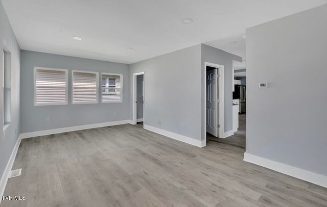 1246 East Center Street, Kingsport, TN 37660