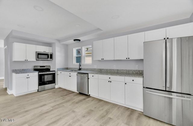 1246 East Center Street, Kingsport, TN 37660