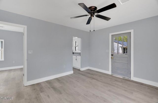 1246 East Center Street, Kingsport, TN 37660