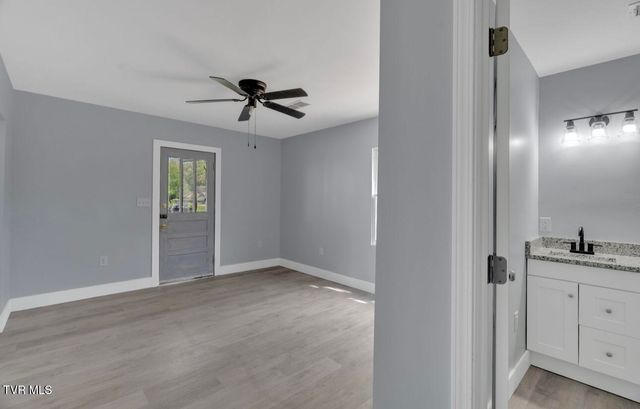 1246 East Center Street, Kingsport, TN 37660