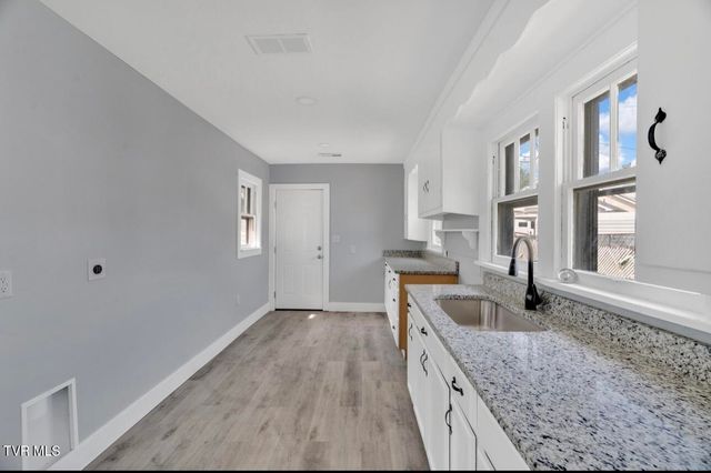 1246 East Center Street, Kingsport, TN 37660