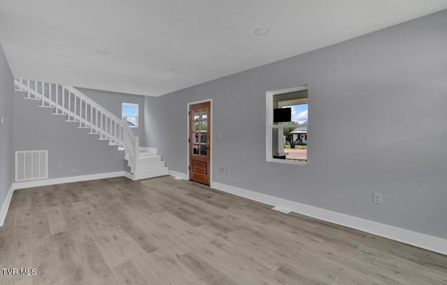 1246 East Center Street, Kingsport, TN 37660