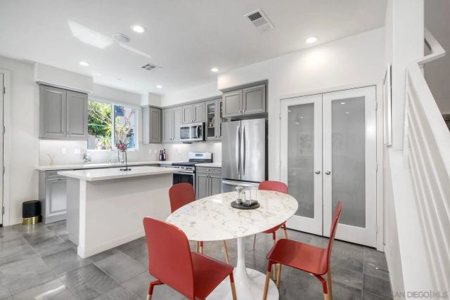 4131 Vela Way, Oceanside, CA 92057