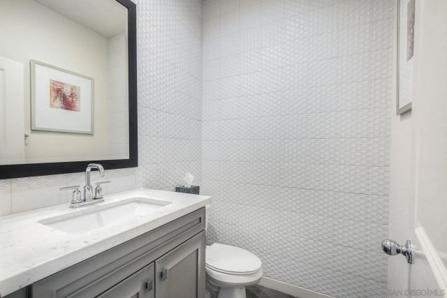 4131 Vela Way, Oceanside, CA 92057